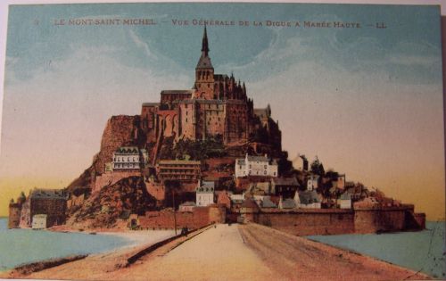 Mt St Michel - la digue à marée haute- colorisée