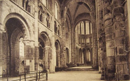 Mt St Michel - Abbaye romane intérieure XI éme siécle