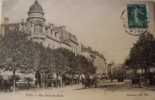 Pau- La rue nouvelle et les halles