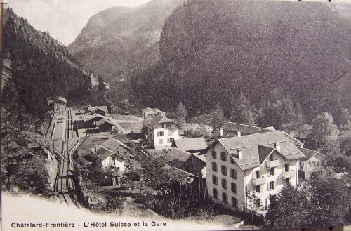 Le Chatelard - Frontiére suisse et la gare