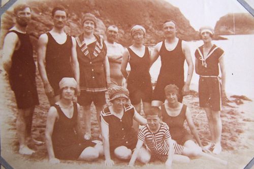 1921 ;  Portrieux, avant la baignade