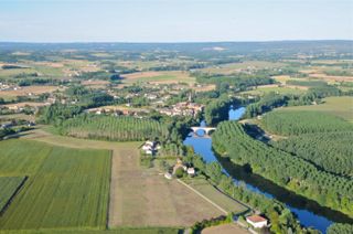 Pour Bioule (petit village et son château), c'est un peu la même chose, cette fois l'Aveyron me paraît plus bleu...