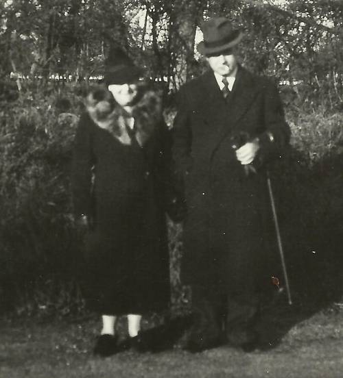 Apa et Mémé 1940.jpg