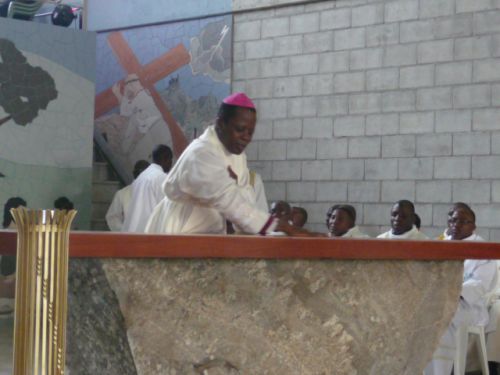 Consécration de l'Autel de la Paroisse Notre Dame de l'Amitié Adzopé Côte d'Ivoire