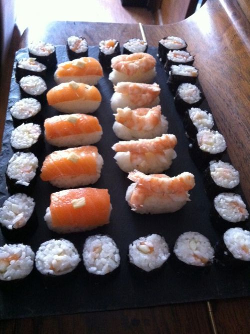 plateau de sushi et maki