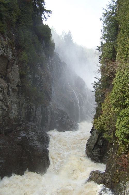 Le canyon tel qu ' on le voit d 'en bas ! 