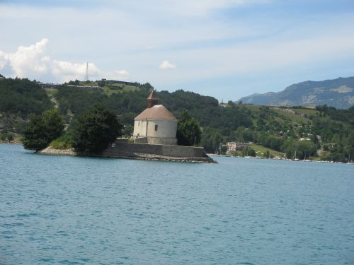 Un ilot de repos à SERRE PONCON