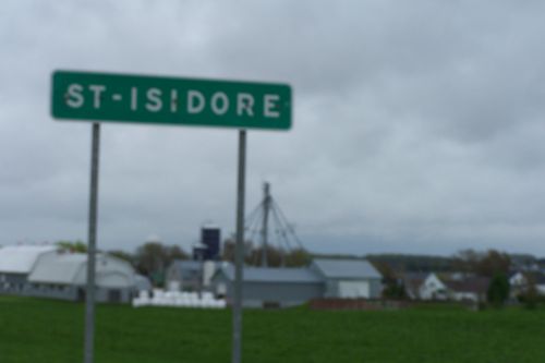 a) Arrivée à Saint-Isidore