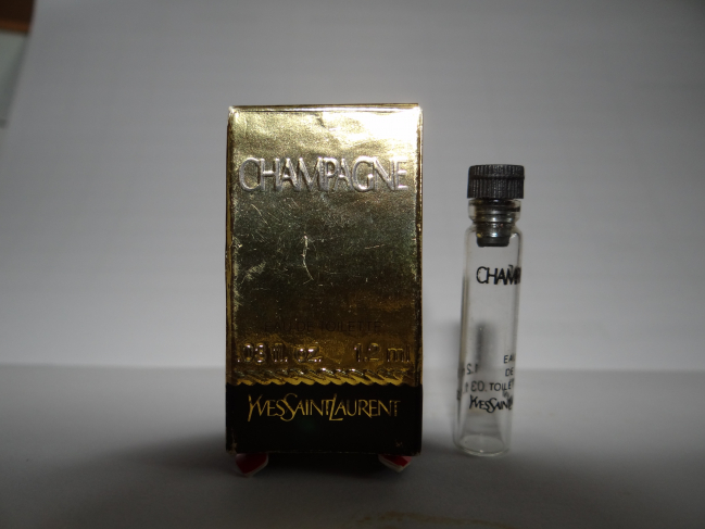 Champagne tube d'Yves Saint Laurent