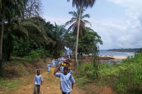 RÉGION COMMUNAUTAIRE D'ÉLOMBO ÉTÈMBO (ROCHER DU LOUP CAMPO) : ÉBODJÉ