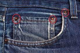 blue jean avec rivets.jpg