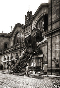 accident ferroviaire à la gare Montparnasse.jpg