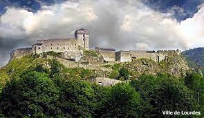 chateau fort de Lourdes.jpg