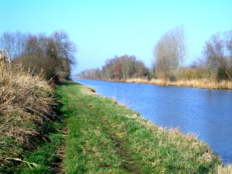 bataille de l'Ailette - Guny_Canal_de_l'Oise_à_l'Aisne.JPG