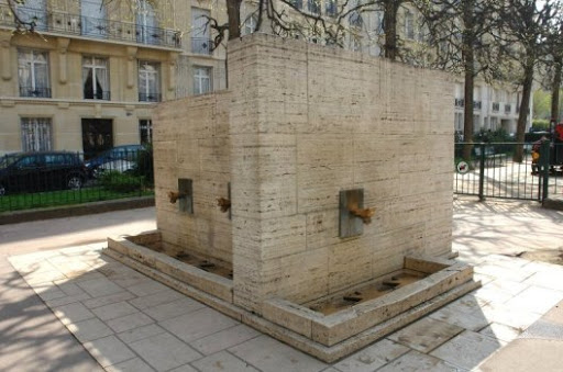fontaine du square Lamartine.jpg