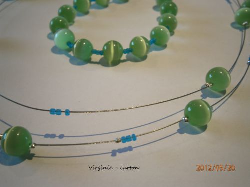 Collier et bracelet oeil de chat vert et rocaille lagon (zoom)