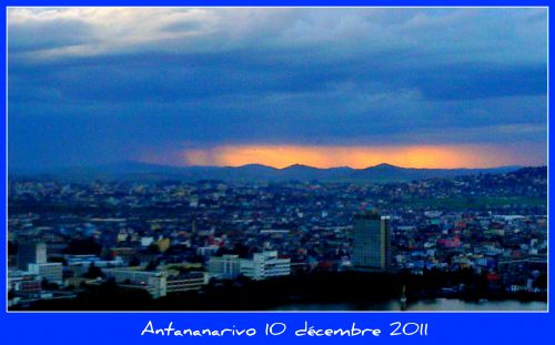 TANA VUE DE HAUT Andolaho