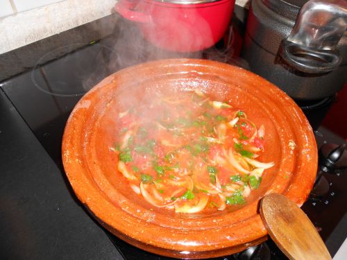 suite de tajine a la tomate et viande hache