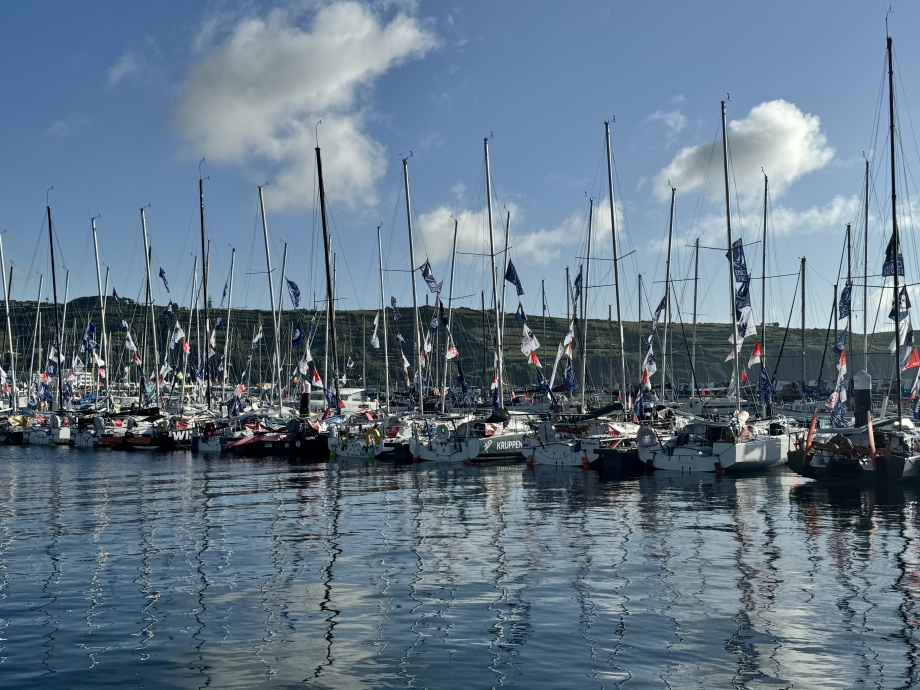 Horta : les mini 6.50 en escale avant la manche Horta - Les Sables.