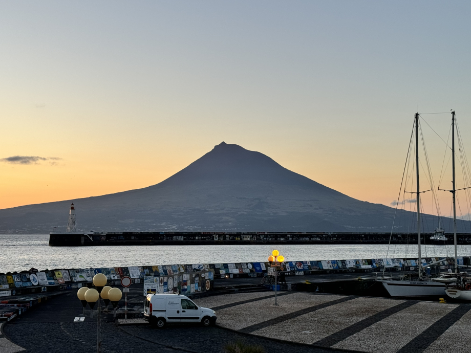 Lever de soleil sur le Pico !