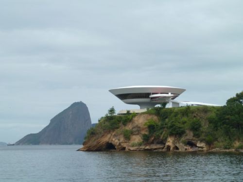 Le Mac a Niteroi