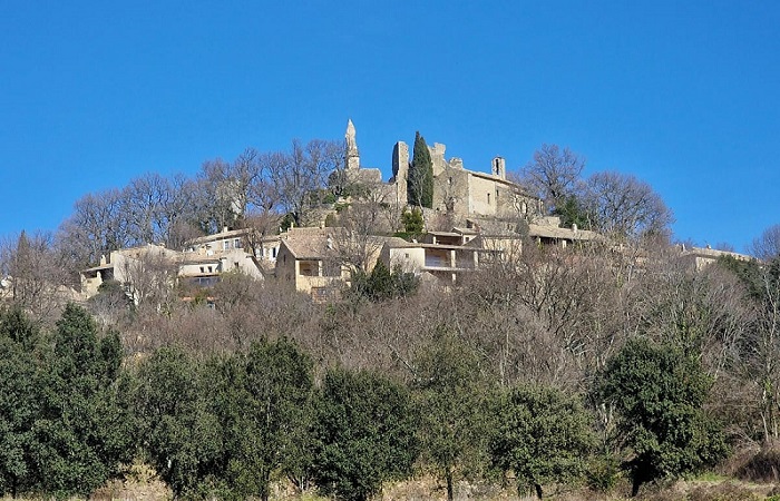 1 - 1 - 4 - Site du château de Sabran 700 x 450.jpg