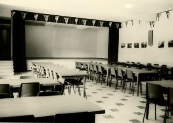 21 - FOYER YMCA 1972 350 x 250.jpg