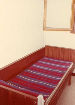 20 - FOYER YMCA 1972 250 x 350.jpg