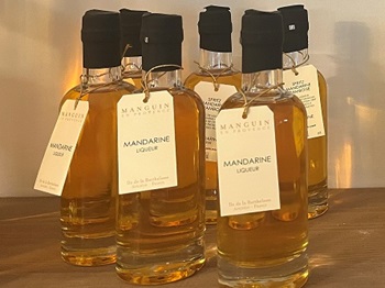 50 - Liqueurs mandarine petits flacons 350 x 262.jpg