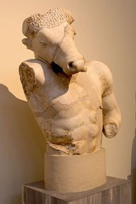 Minotaure statue de Myron (Musée archéologique d'Athènes).jpg