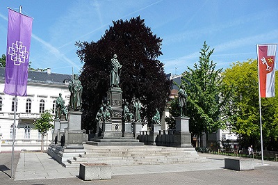 Lutherdenkmal_Worms_01.jpg