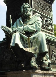 Pierre VALDES mémorial de Luther.jpg