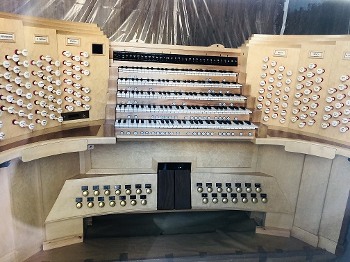 Claviers de l'Orgue de la Cathédrale Notre Dame.jpg