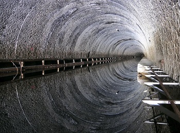 58 - Le_tunnel_du_Rove_quelques_dizaines_de_mètres_après_l'entrée_nord.jpg