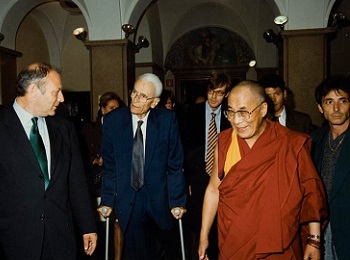 20 - MAGNAGO et le Dalaï Lama à Bolsano.JPG