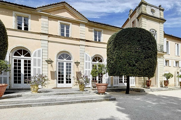 0 - 0 - 8 - Château la Nerthe 600 x 400.jpg