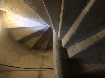 79 - Escaliers en colimaçon 350 x 262.jpg