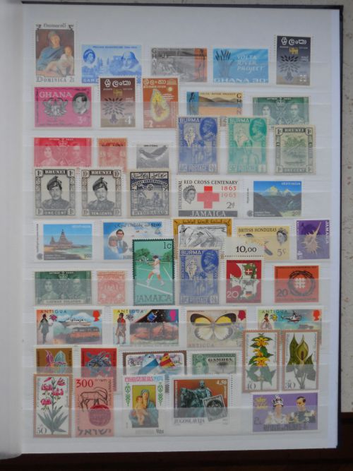 Lot de timbres Neufs ( ** ) : LotMon2