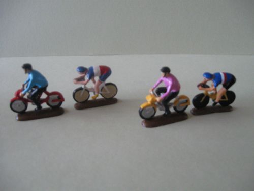 n 01 -  burdins avec cyclistes au 1/43ème