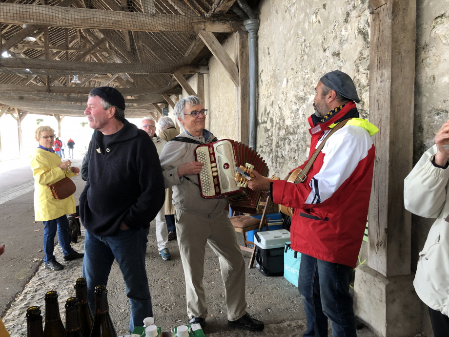 Il pleut des cordes ... et des guitares