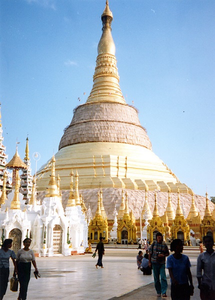 002 Schwedagon à Rangon.jpg