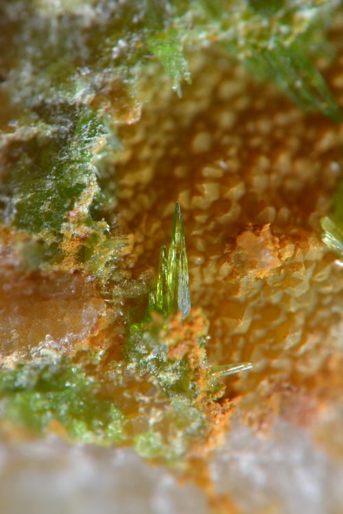 Pyromorphite, 2 mm