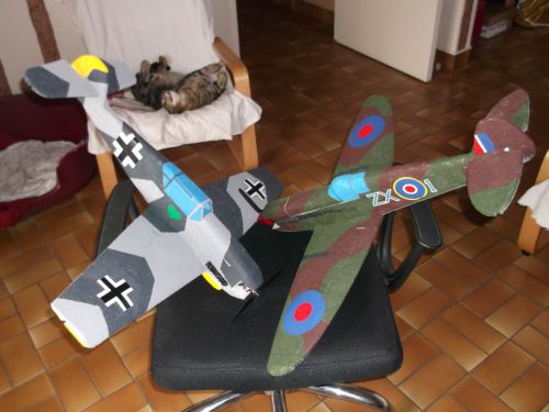 ME 109 et Spitfire (avions de combat)