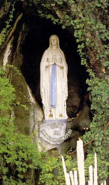 Notre Dame de Lourdes 1.jpg