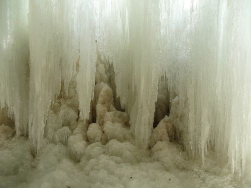 cascade de glace au bout du monde