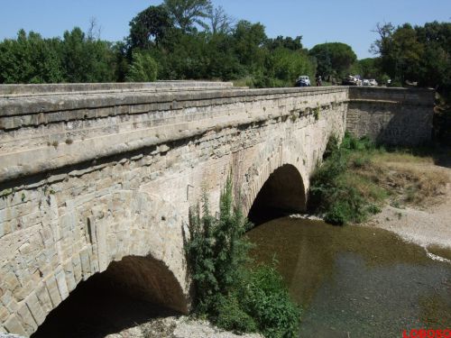 Aqueduc pont canal de Ginestas
