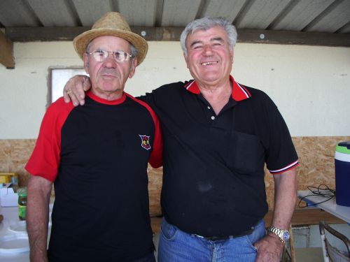 2 joueurs (claudy & dijeau) merci a DIJEAU pour le foi gras & tous le reste .