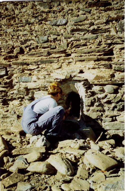 dégagement d'une fenêtre mur sud de l'abside 1998