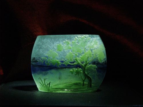 Miniature paysage lacustre de printemps. Hauteur 4.2 cm