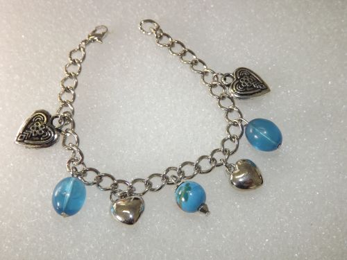 bracelet chaine coeur et perles bleues